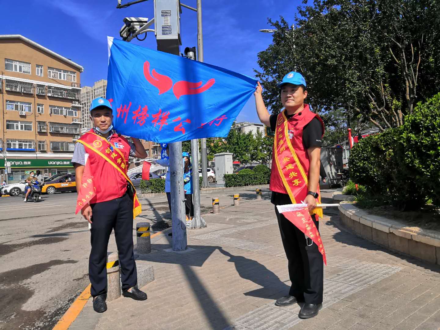 <strong>被大鸡巴操烂操死内射</strong>